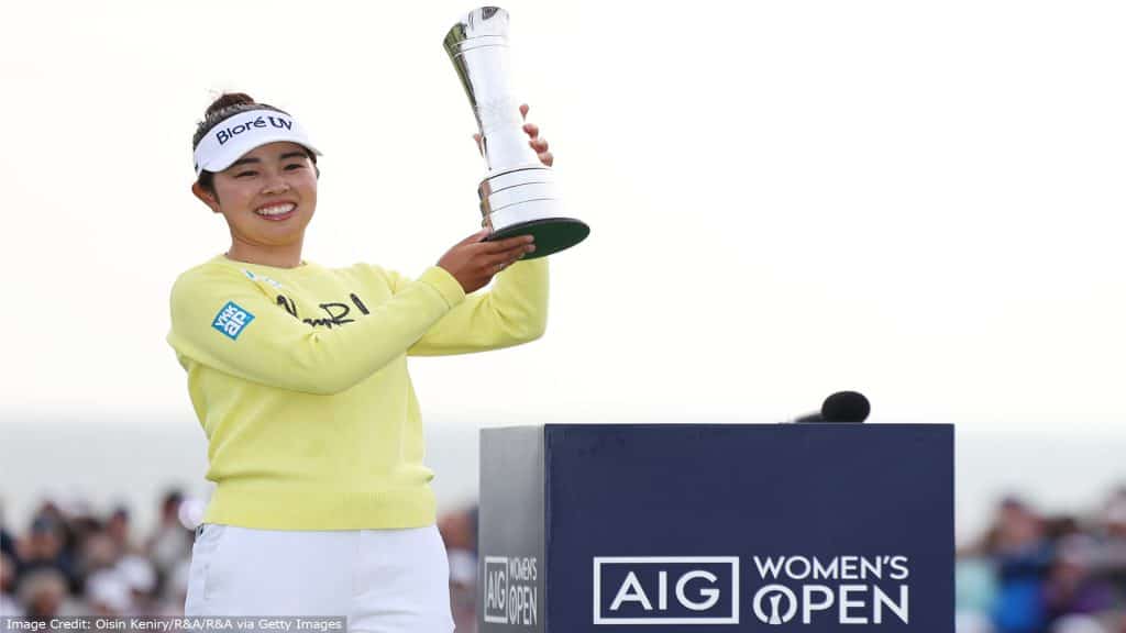 Miyu Yamashita AIG WOmens’ Open trophy