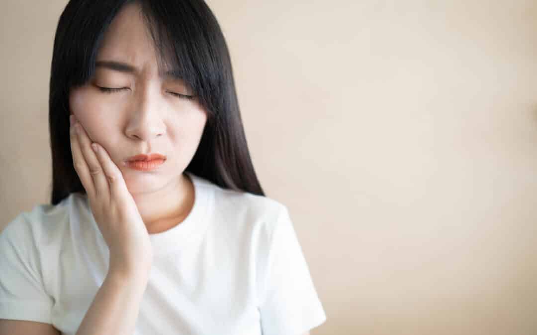 woman with a toothache