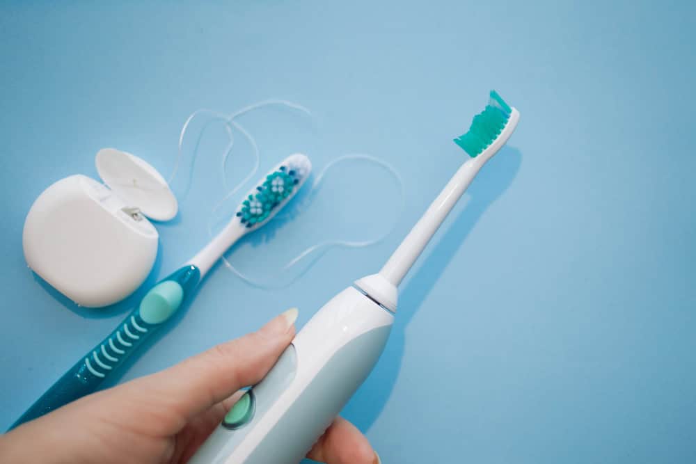 5 Reasons You Should Switch to an Electric Toothbrush
