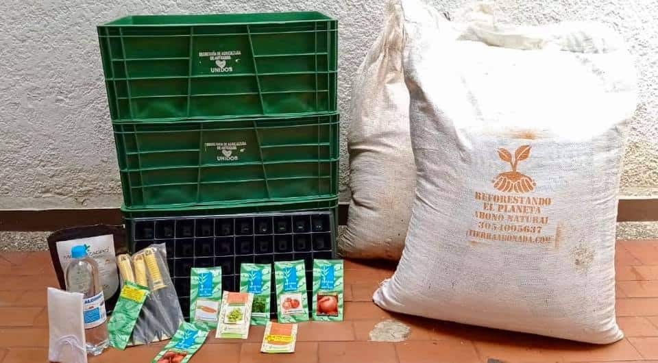 Sabaneta regala kits de huertas urbanas