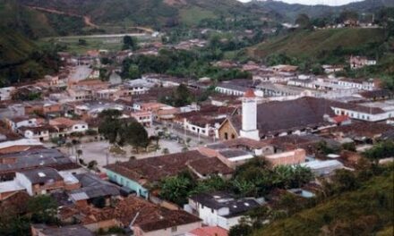 Cierre total de la vía El Camellón en Gómez Plata