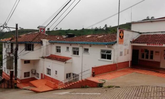 Gobernación de Antioquia hizo entrega de 10 equipos biomédicos para el hospital del municipio de Briceño