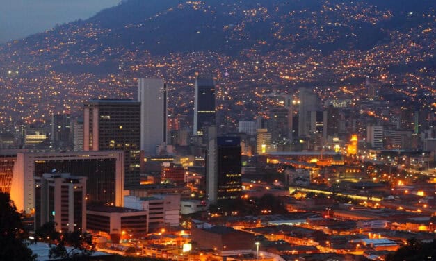 Conmoción en Medellín por caso de mujer que se quitó la vida en el centro de la ciudad