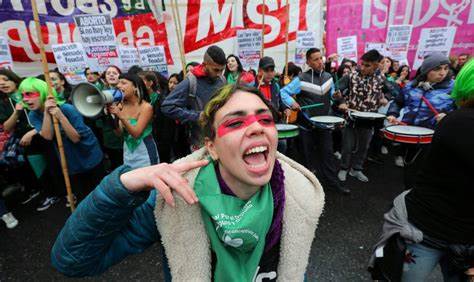 Menores de 14 años pueden abortar sin consentimiento de los padres