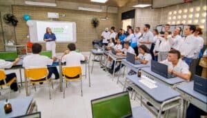 ALIÓN entrega 336 portátiles a sede rural de Sonsón