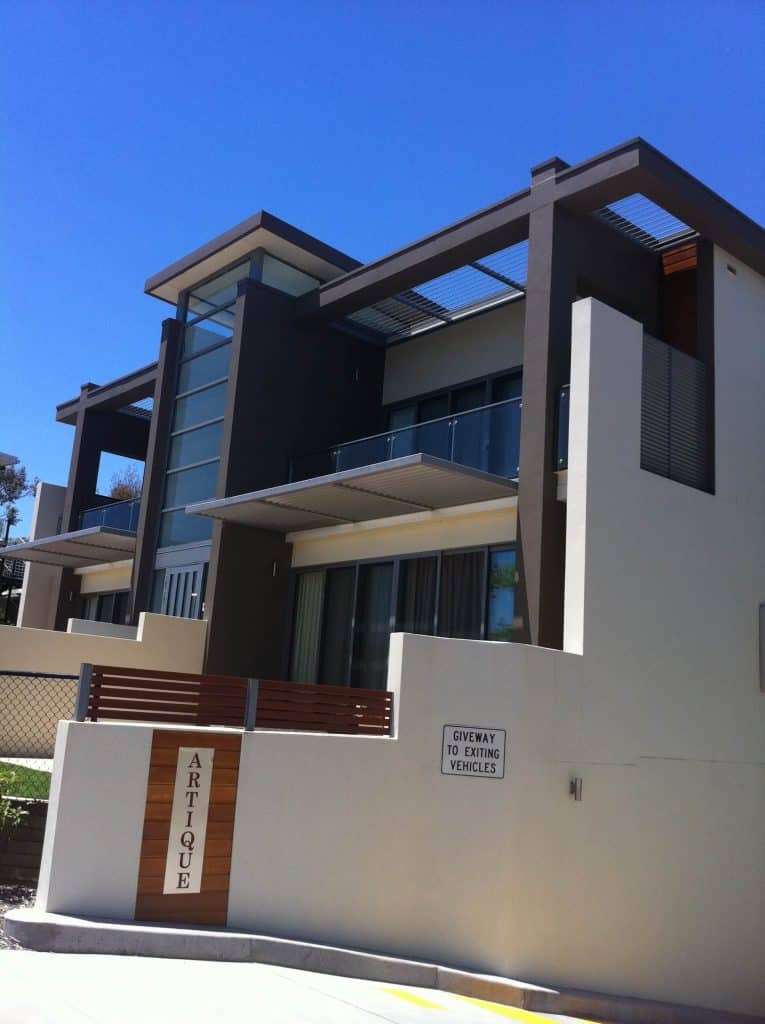 How to Regain Privacy from Second-Storey Neighbours: Smart Solutions for a Secluded Backyard