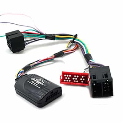 Einspeise-Adapter für Autoradios mit CAN-B, Kabelsatz mit Steuergerät.