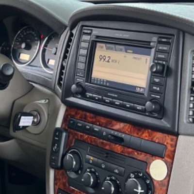 Autoradio Adapter für Fahrzeug-CAN-B, einfache Integration, hochwertiges Audio-Upgrade.