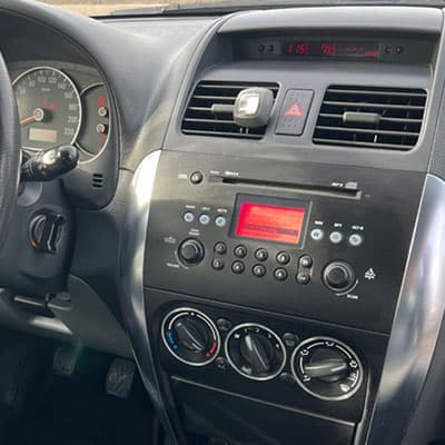 Autoradio Adapter für ihr Fahrzeug, CAN-B kompatibel, einfache Installation.