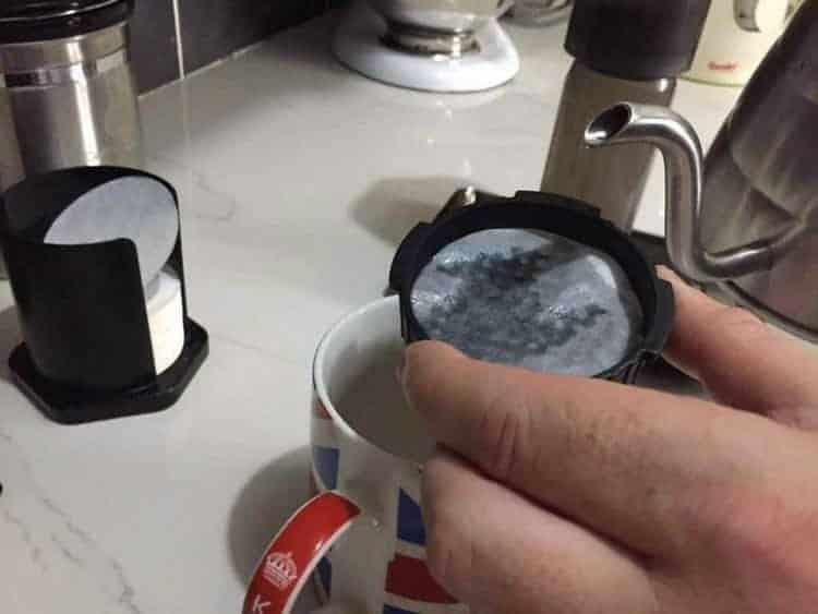 Aeropress cap with paper filter 