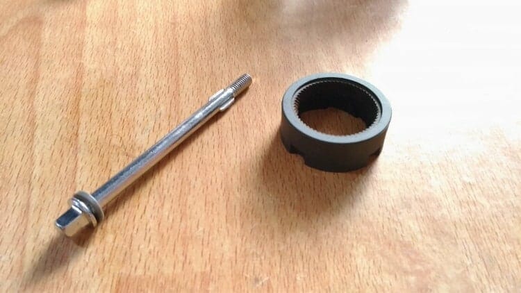 the outer burr and the internal metal axle