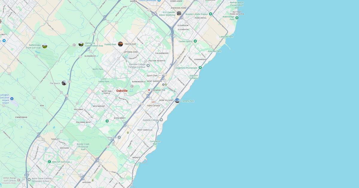 Detailed map of Oakville with neighborhoods, parks, and highways.