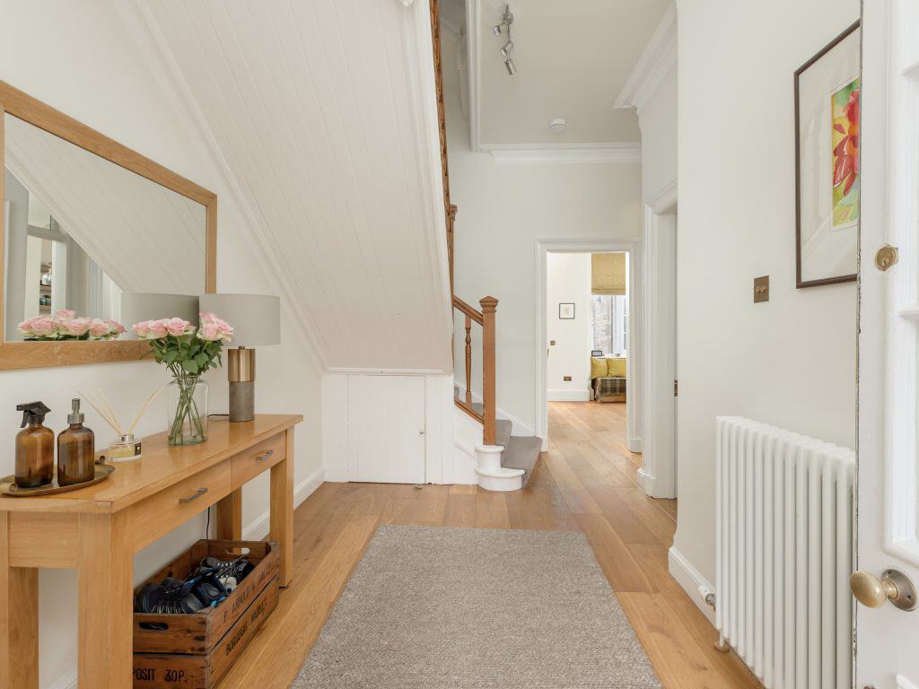 Outer-south family residential.