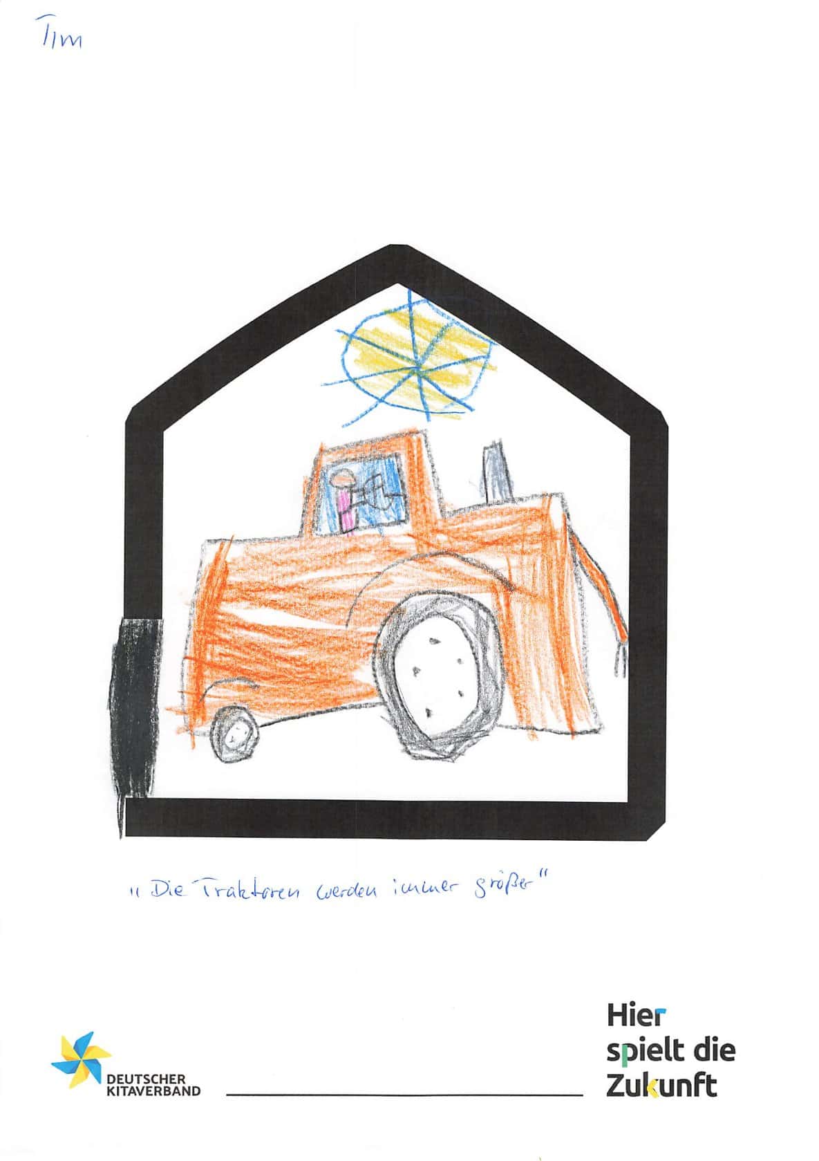 Kindliche Zeichnung eines Traktors bei Mitmachaktion im Kindergarten.