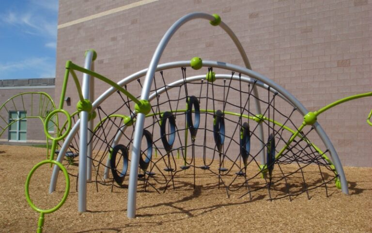 Bear Creek Intermediate School Builds Playground With Students’ Help