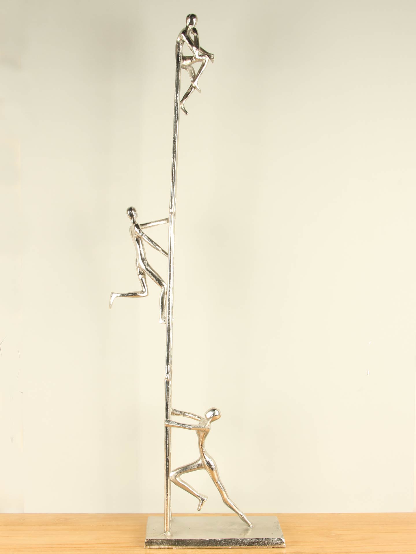 Beeld voor binnen - Aluminium - Samen een Top team - 111x38x14 cm