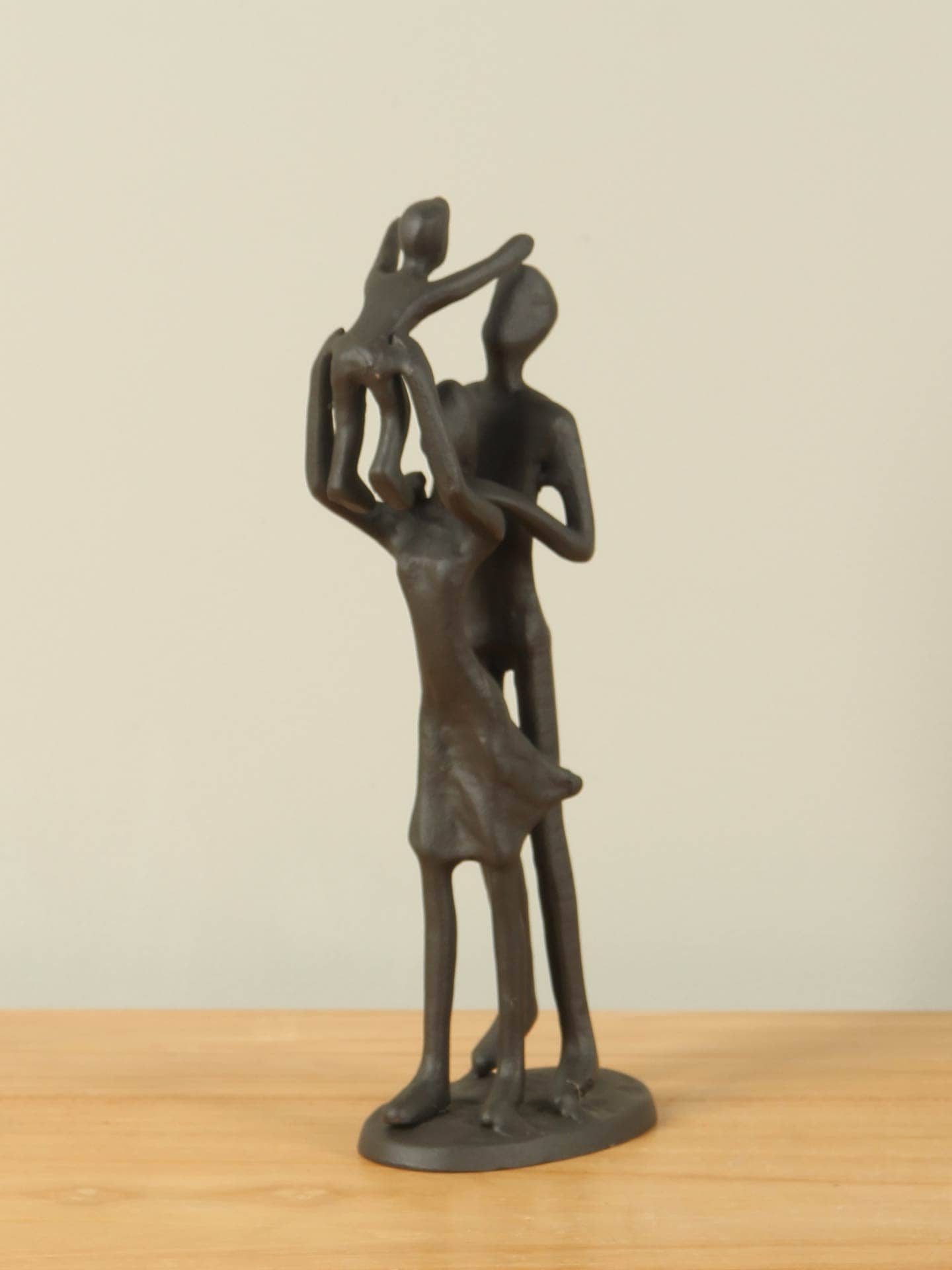 Beeld voor binnen - Antraciet - Metaal - Familie 1 kind - 21x8x5 cm - Afbeelding 2