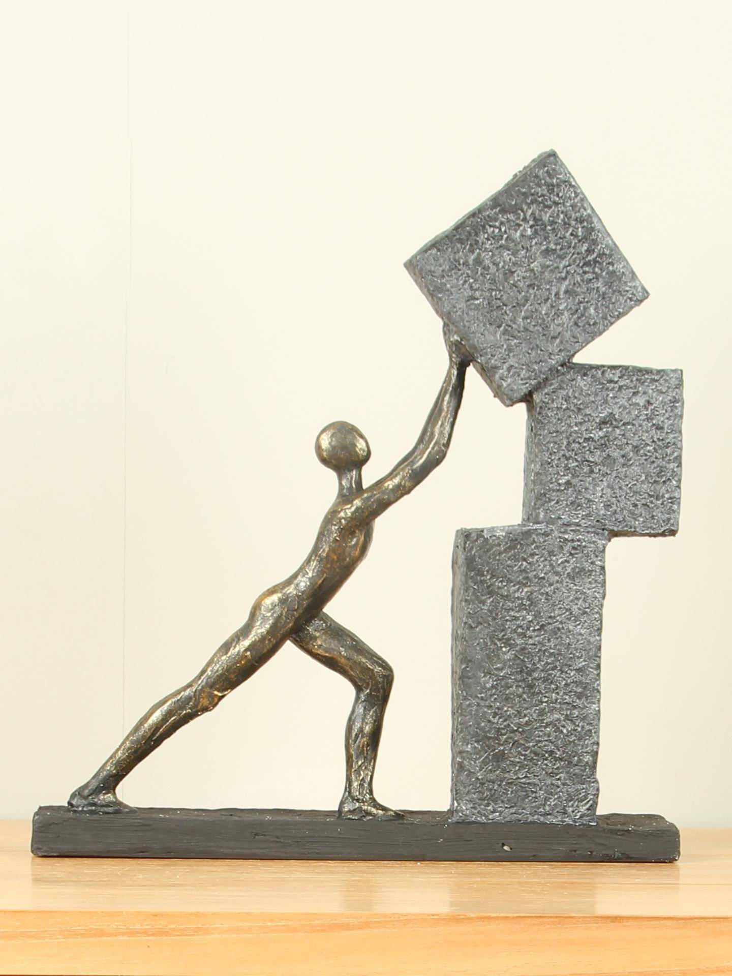 Beeld voor binnen - Bronskleurig - Polystone - Bouwen aan de toekomst - 30x28x7 cm