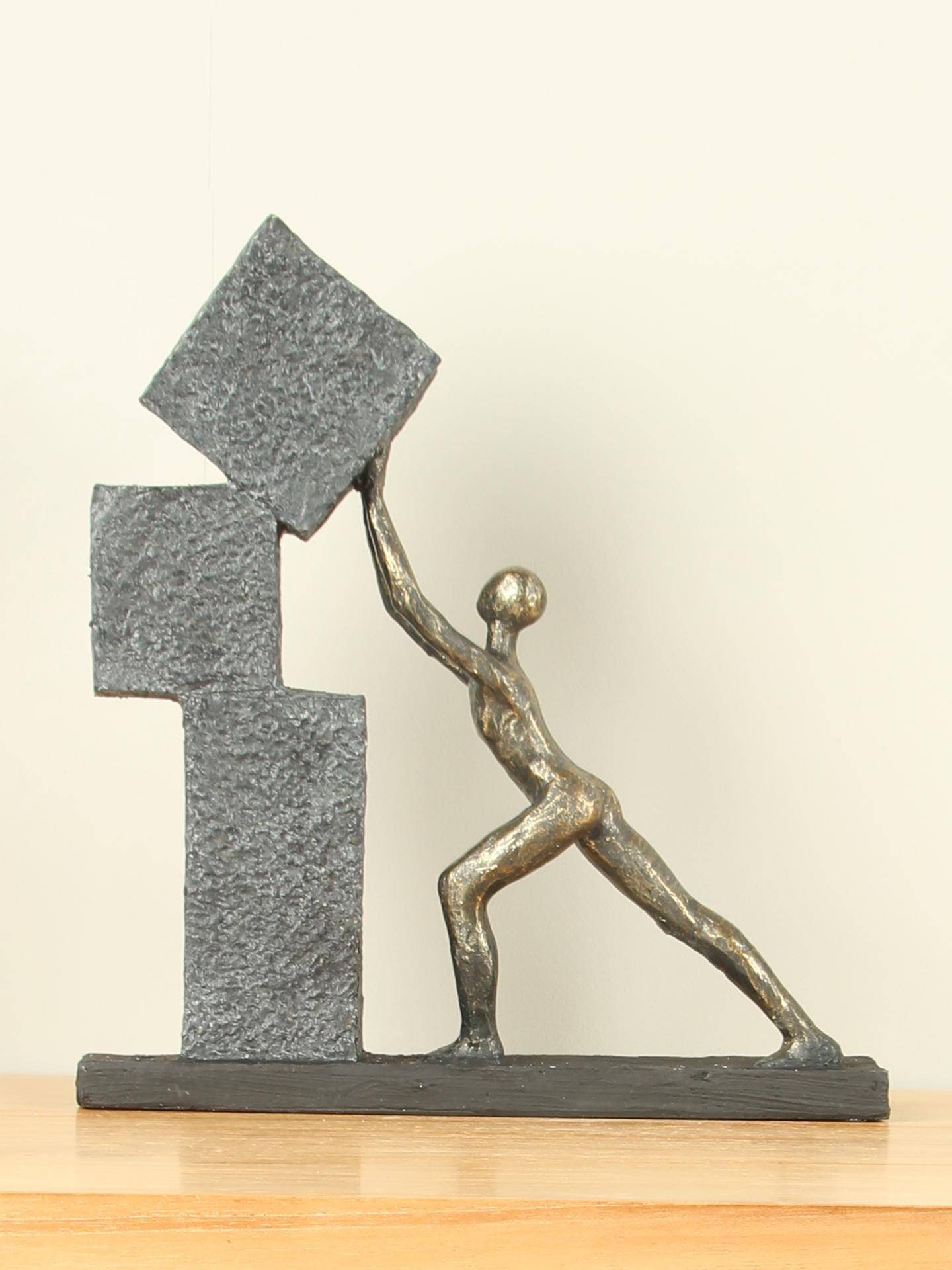 Beeld voor binnen - Bronskleurig - Polystone - Bouwen aan de toekomst - 30x28x7 cm - Afbeelding 3