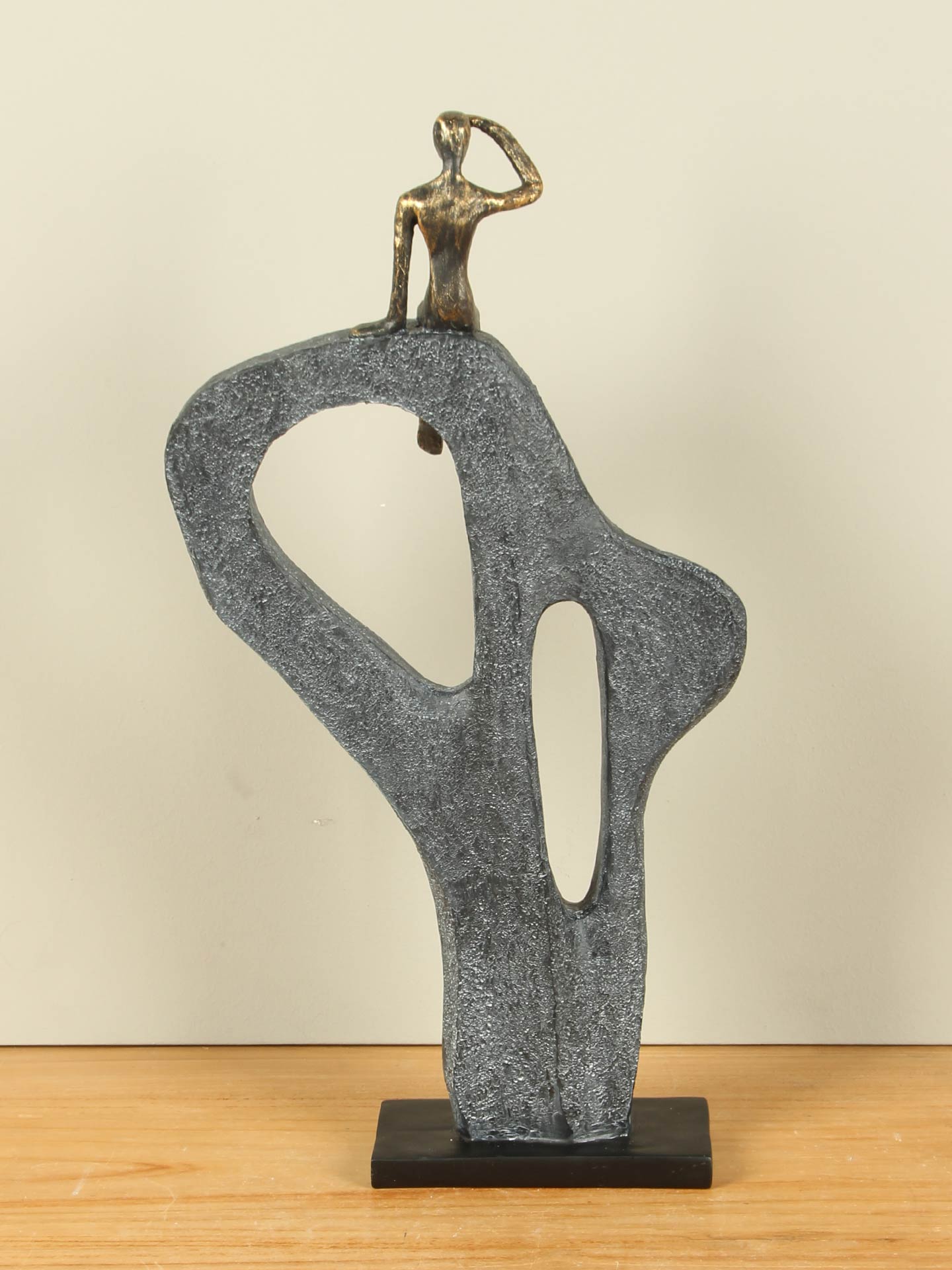 Beeld voor binnen - Bronskleurig - Polystone - De Vooruitkijker - 47x24x8 cm - Afbeelding 3