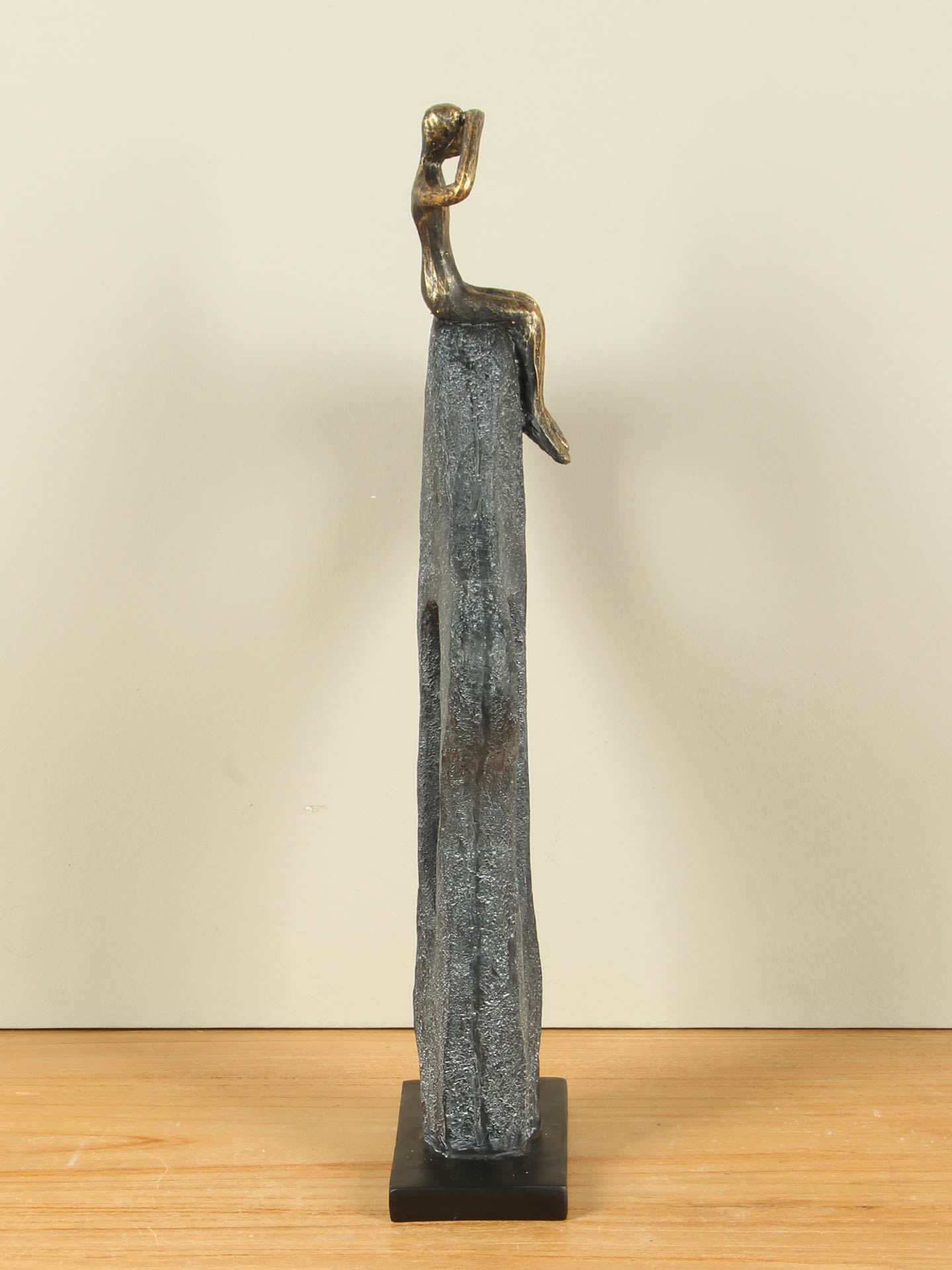 Beeld voor binnen - Bronskleurig - Polystone - De Vooruitkijker - 47x24x8 cm - Afbeelding 4