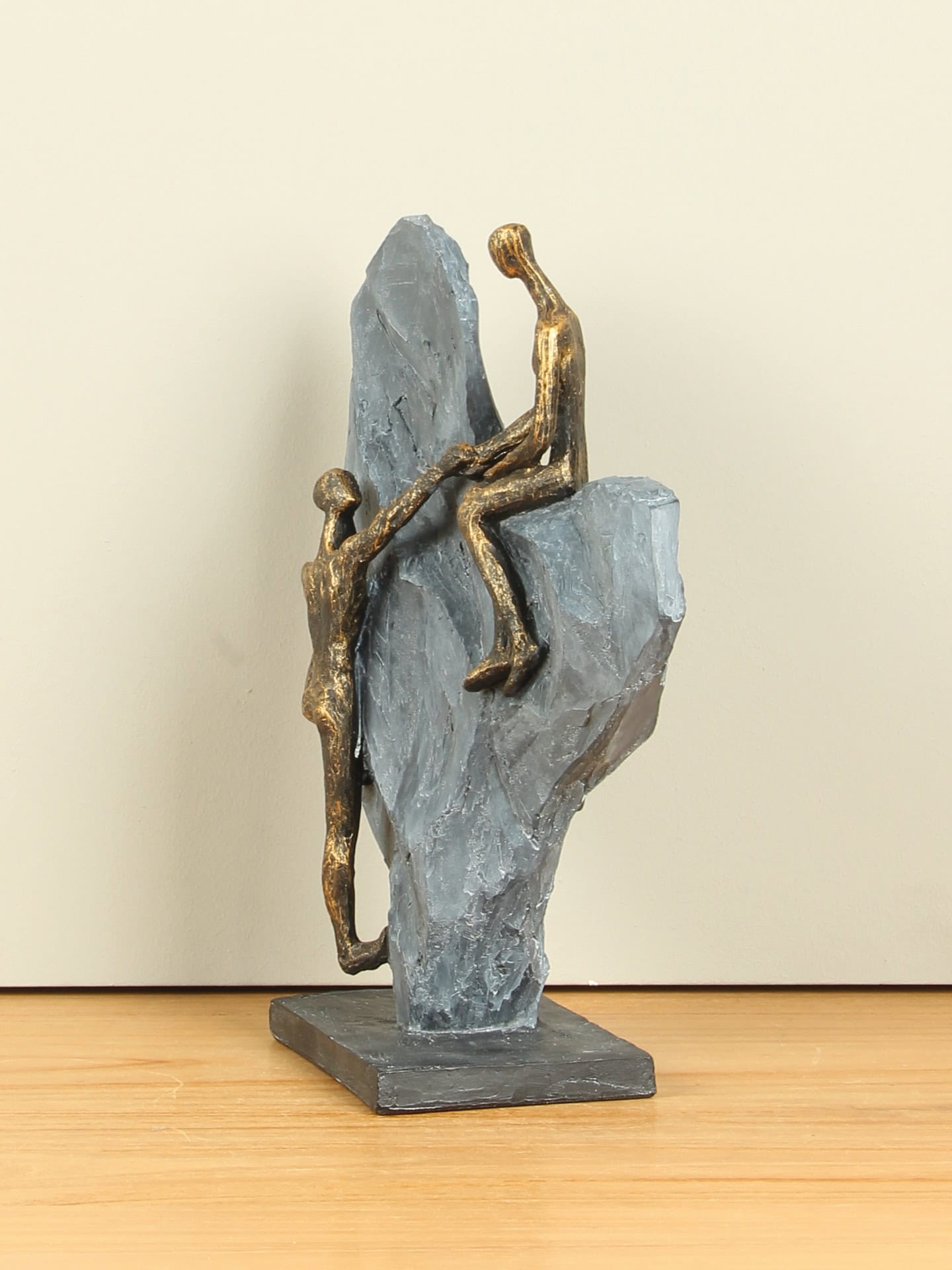 Beeld voor binnen - Bronskleurig - Polystone - Samen Sterker - 31x24x10 cm - Afbeelding 2