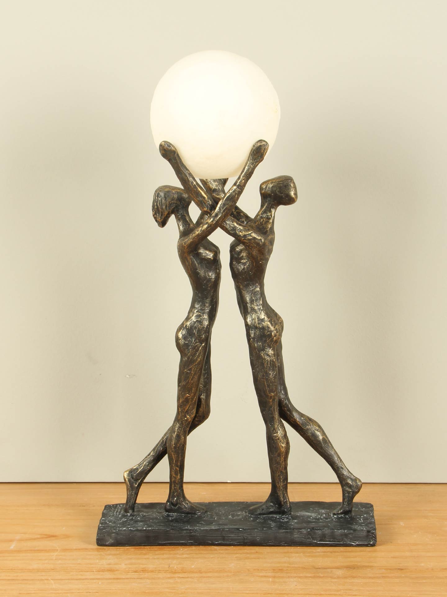 Beeld voor binnen - Bronskleurig - Polystone - Verlicht verbonden - 46x26x12 cm