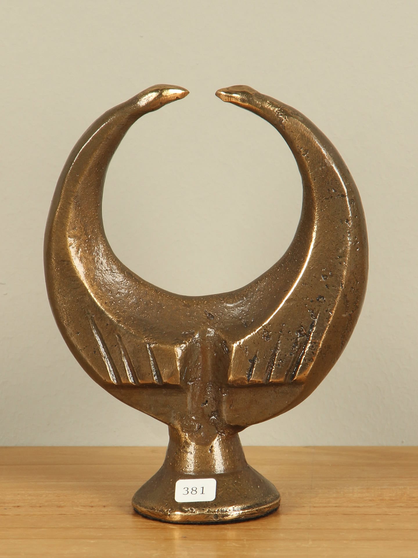 Beeld voor binnen of buiten - Brons - Naar Elkaar Groeien - 13x10x3 cm