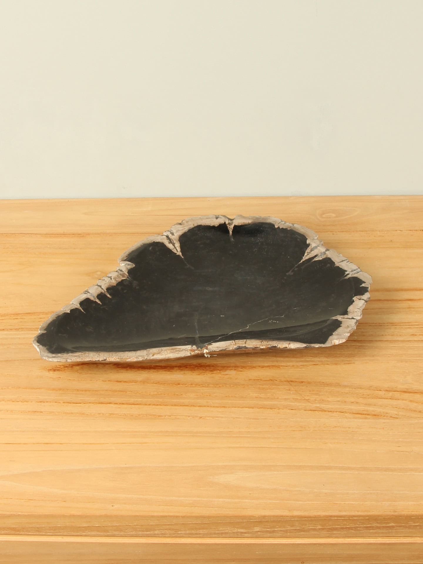 Fruitschaal - Zwart - Versteend hout - 24 cm - Afbeelding 2