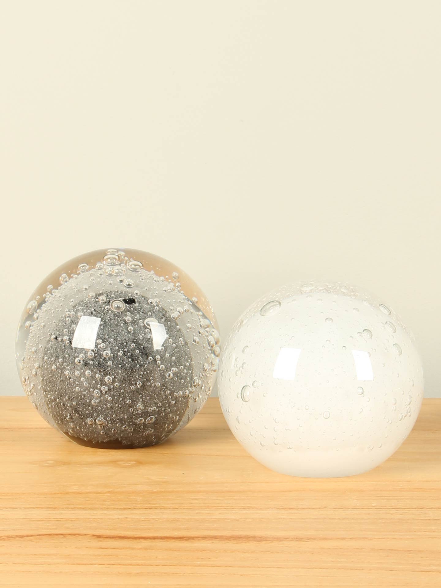 Glaskunst - Grijs - Glas - Kristallen bol grijs, 12 cm - 12 cm - Afbeelding 3