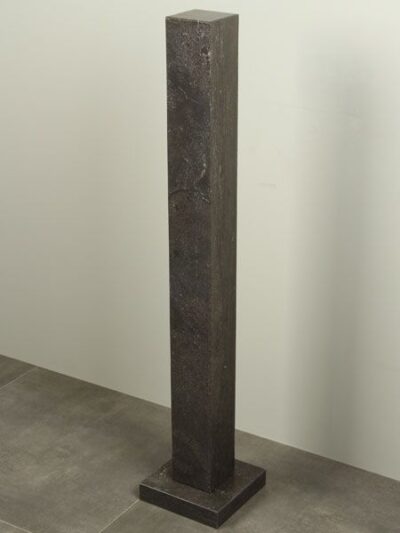 Sokkel / Zuil – Hardsteen gezoet – Chinees hardsteen – 104x10x10 cm