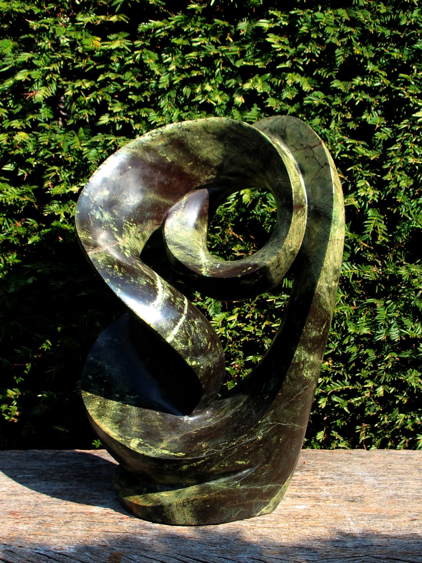 Tuinbeeld - Cheetah jade - Groen - Natuursteen - Together Again - 48x36x27 cm