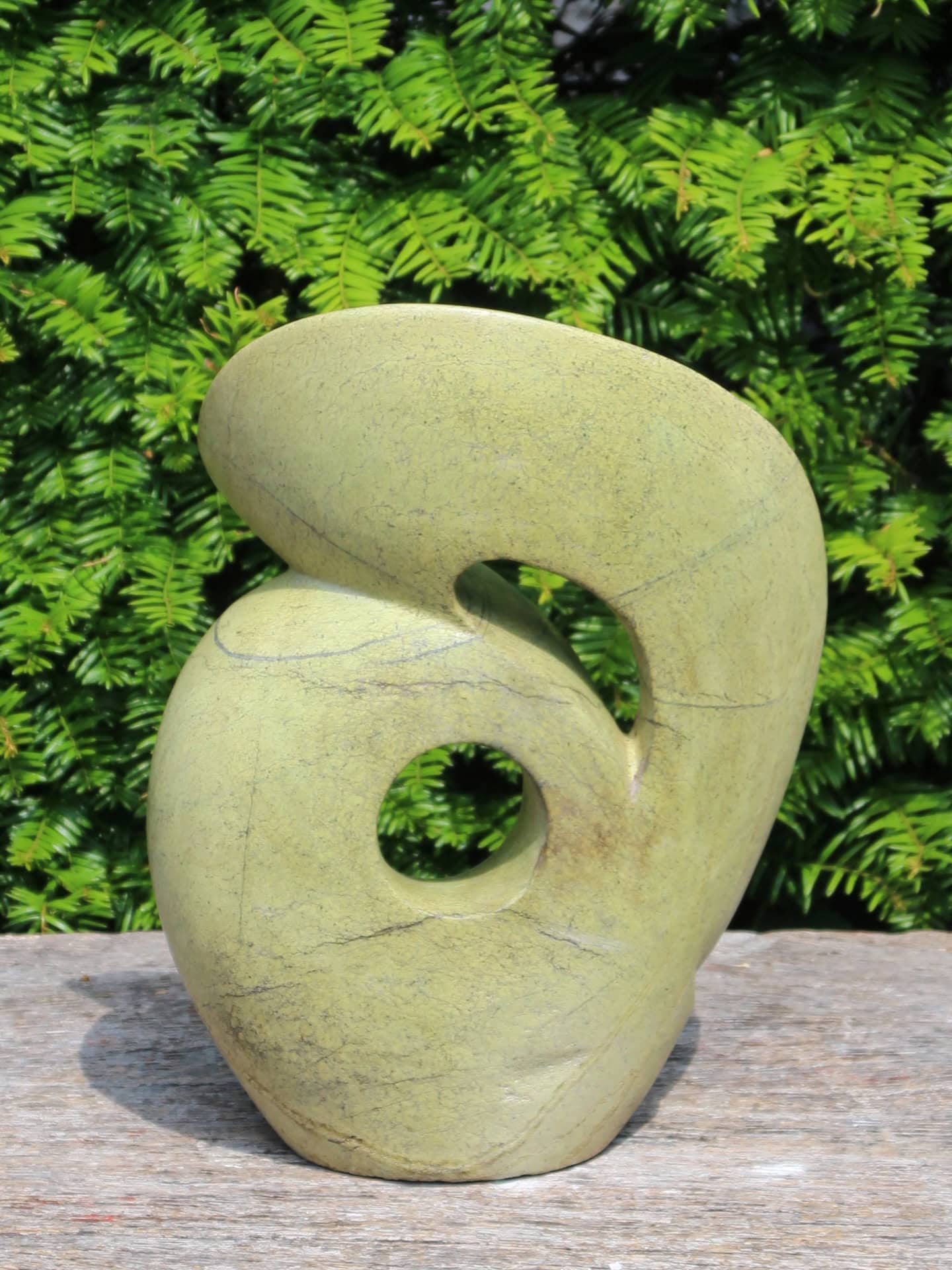 Tuinbeeld - Cheetah jade - Lichtgroen - Natuursteen - In love - 29x21x9 cm - Afbeelding 3