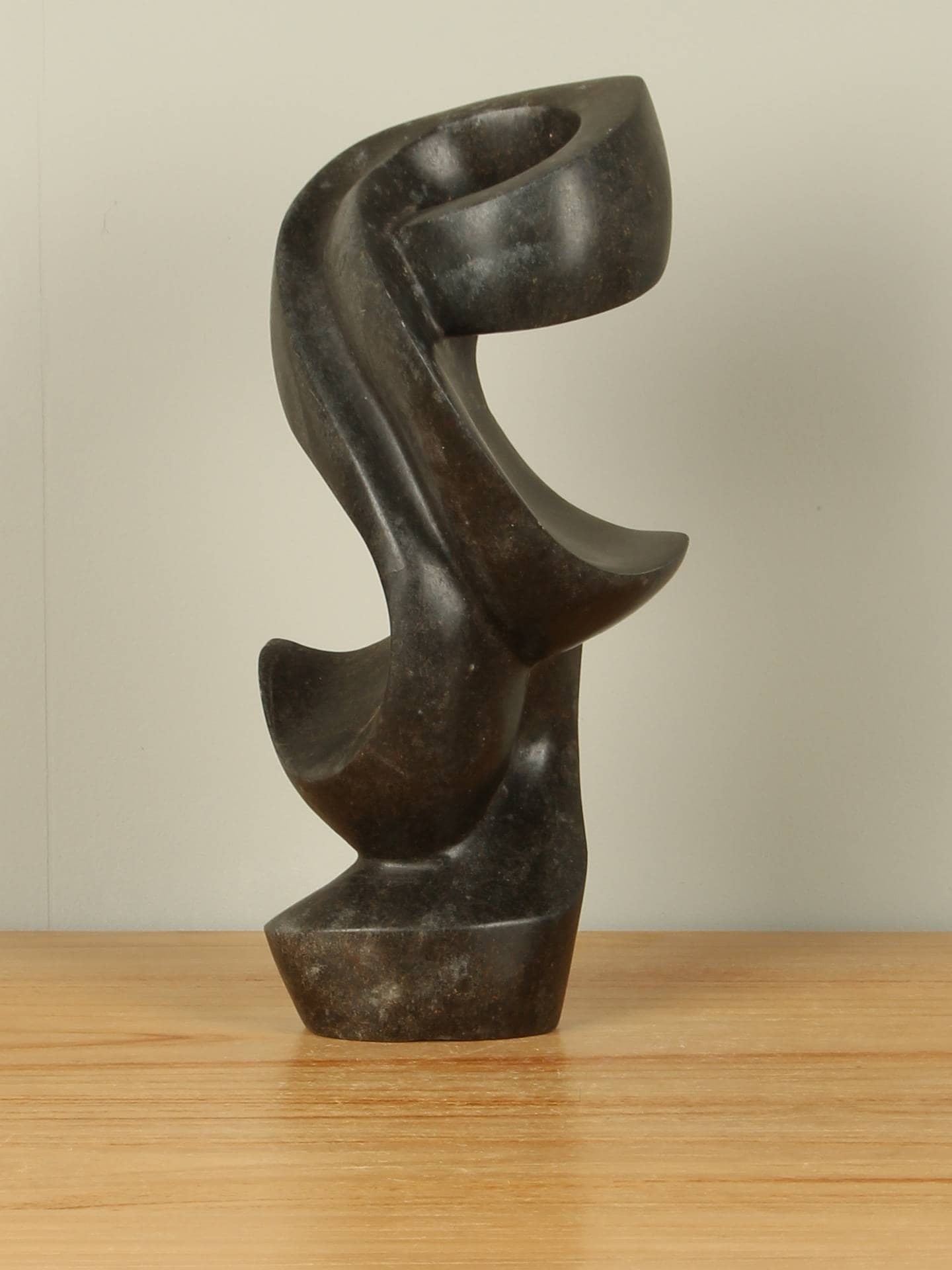 Tuinbeeld - Serpentijn - Zwart - Natuursteen - Shared Vision - 26x14x12 cm