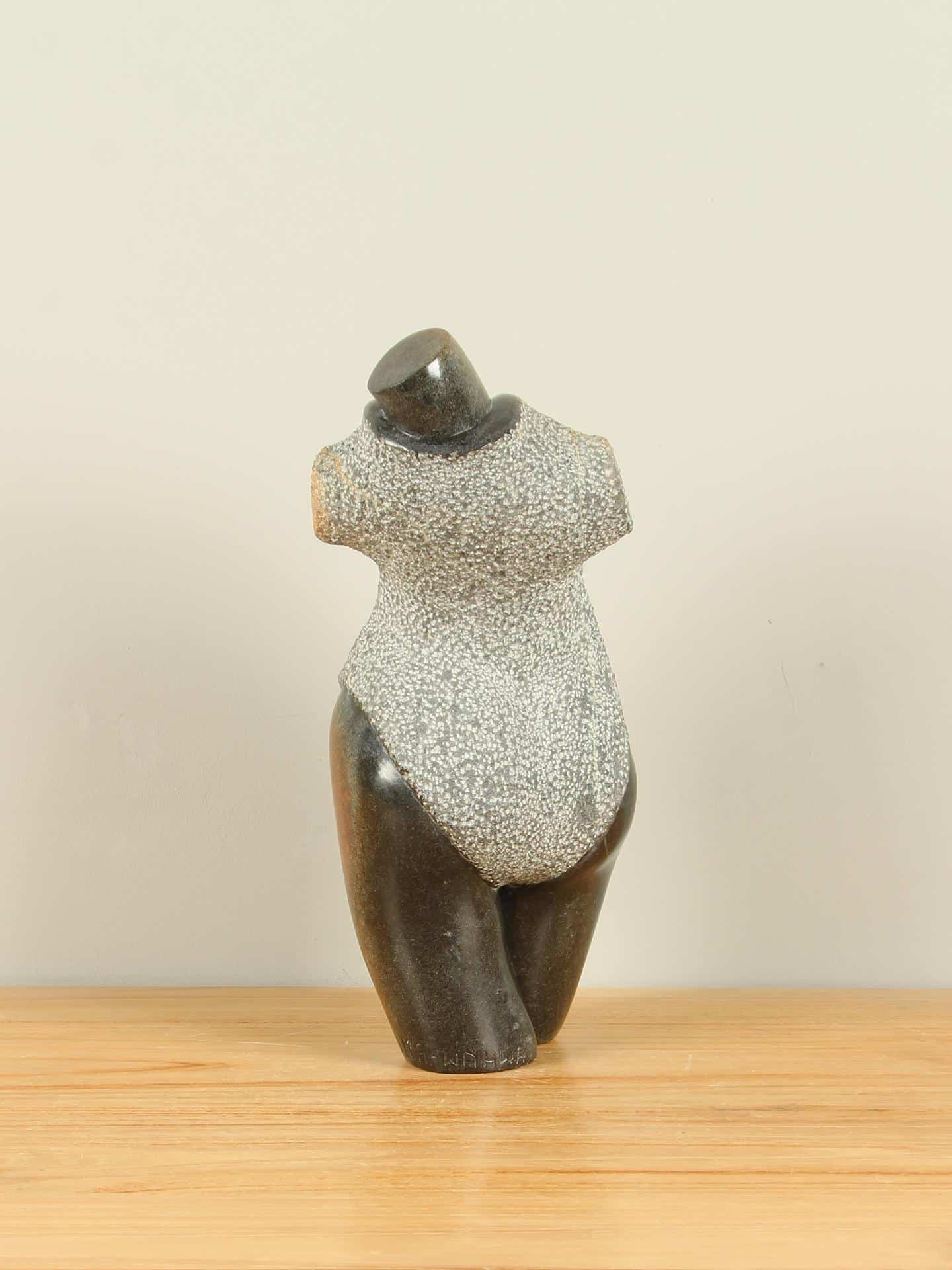 Tuinbeeld - Springsteen - Zwart - Natuursteen - Female Torso nr 3 - 34x14x14 cm - Afbeelding 3