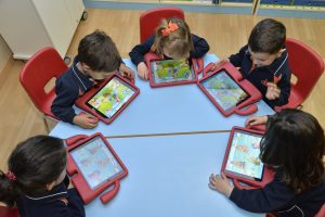 &nbsp;>thisisjustarandomplaceholder<1.-alumnos-con-la-plataforma-educativa | Iberian Press®&nbsp;
