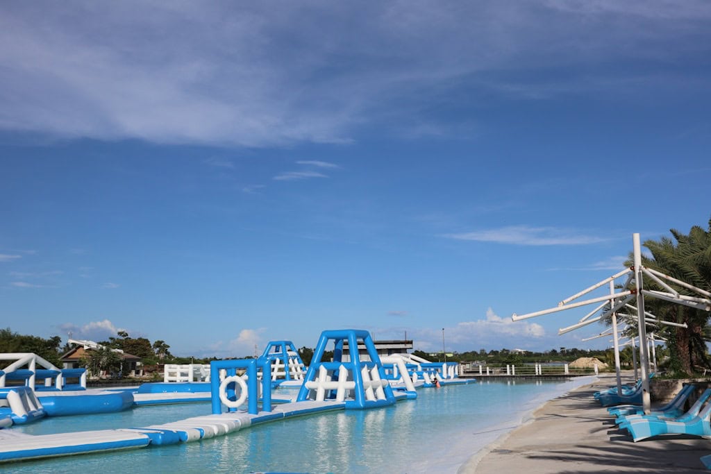 Cómo elegir el tobogán inflable ideal para tu piscina