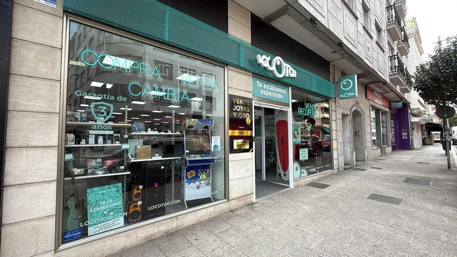 Locotoo abre su nueva tienda en Ferrol con más de 400 m² de exposición