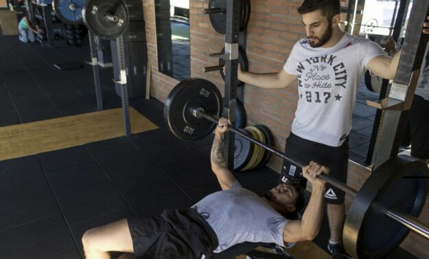 Entrenar a medida: por qué el entrenador personal se ha convertido en la figura clave del bienestar moderno