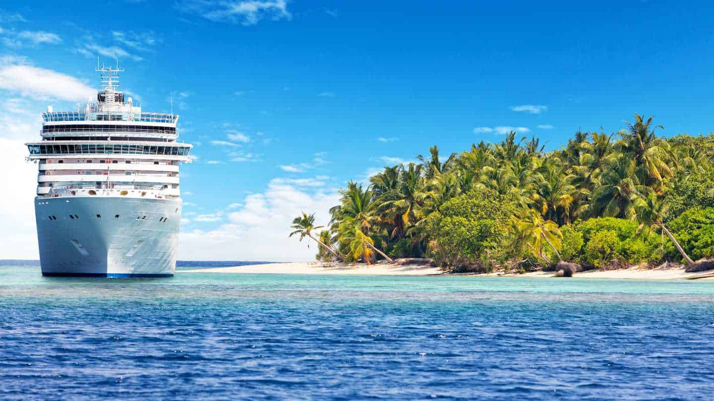 Festive Cruises: Celebrate the Holiday Season with Luxury and Adventure at Sea - Image 3