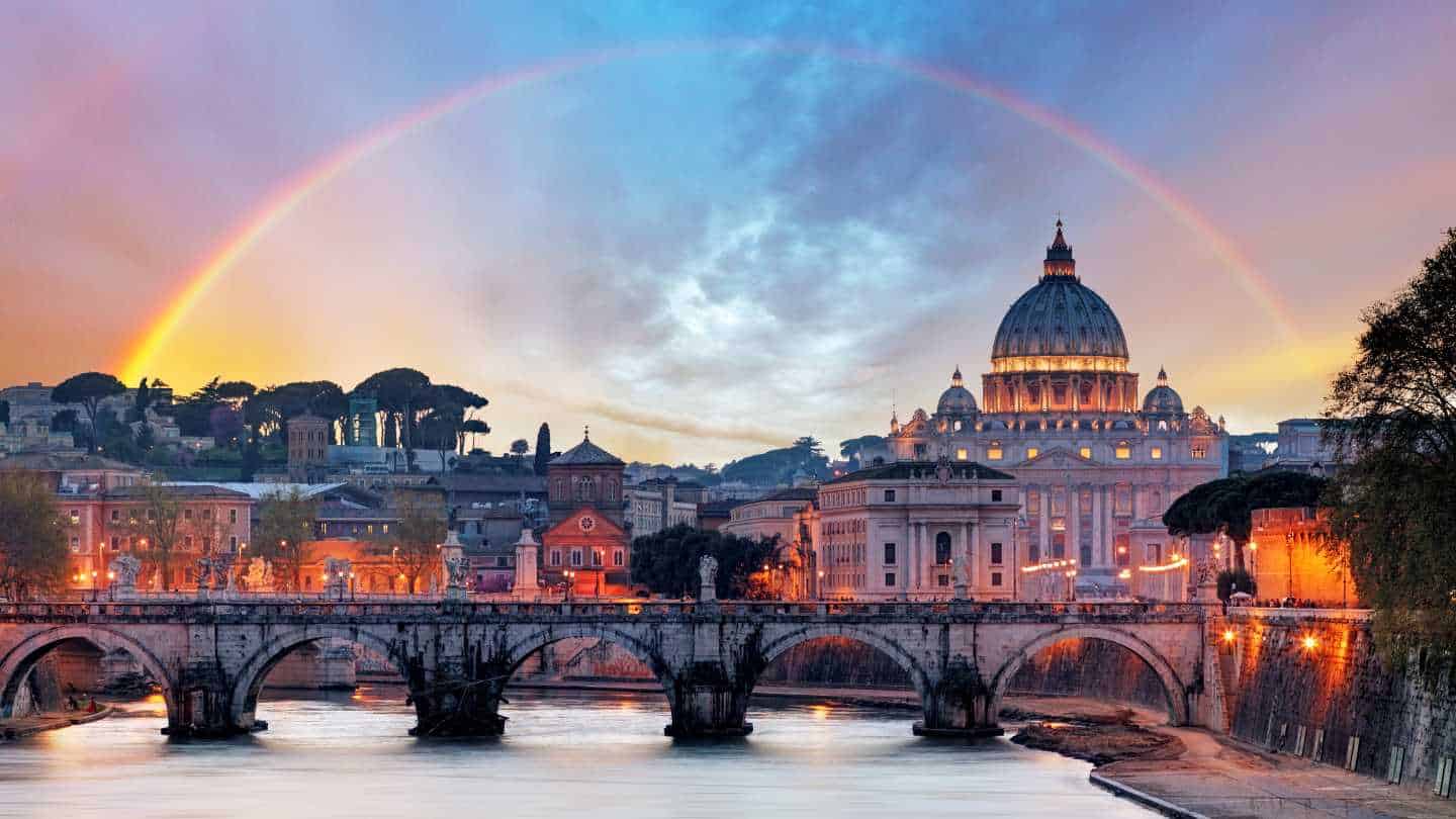 Festive Cruises: Celebrate the Holiday Season with Luxury and Adventure at Sea - Image 4