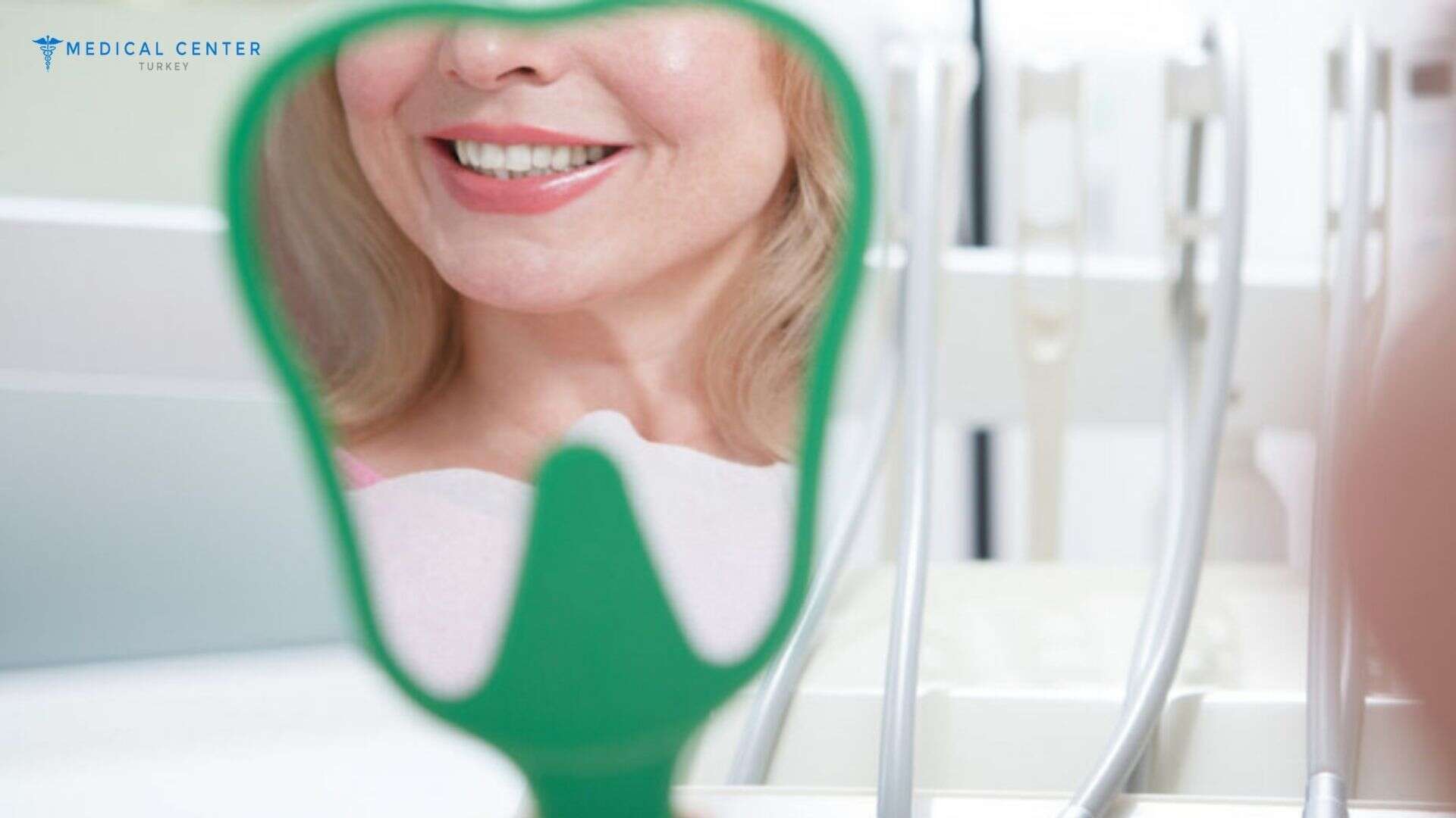Differences Between Dental Implants and Veneers