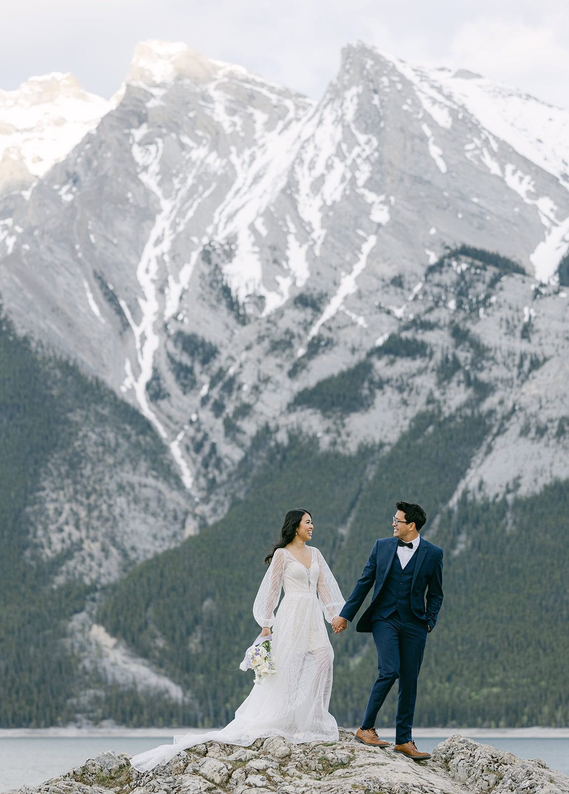 Pros and Cons of Eloping