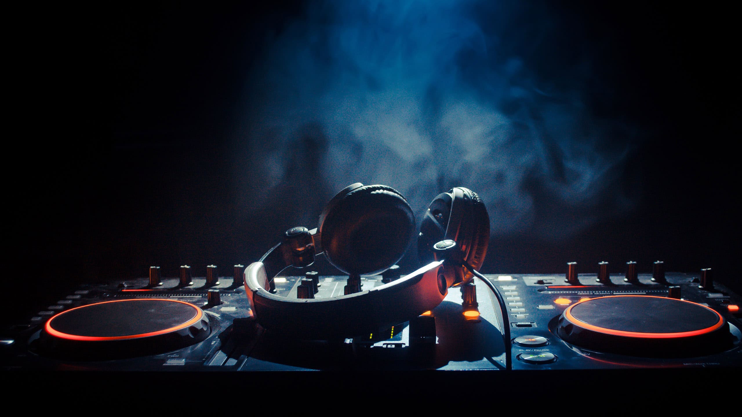 DJ turntable setup