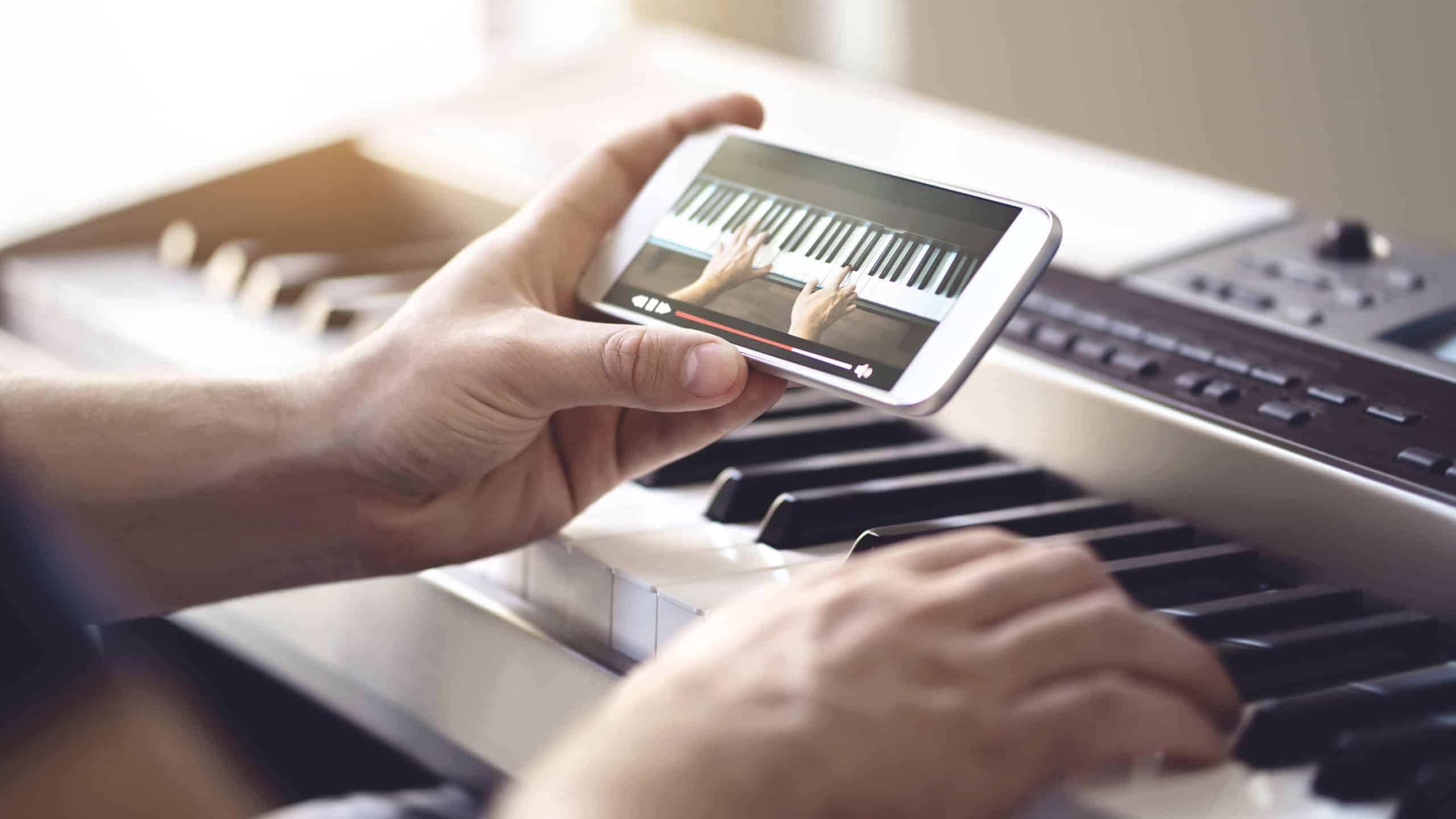 learning to paly keyboard