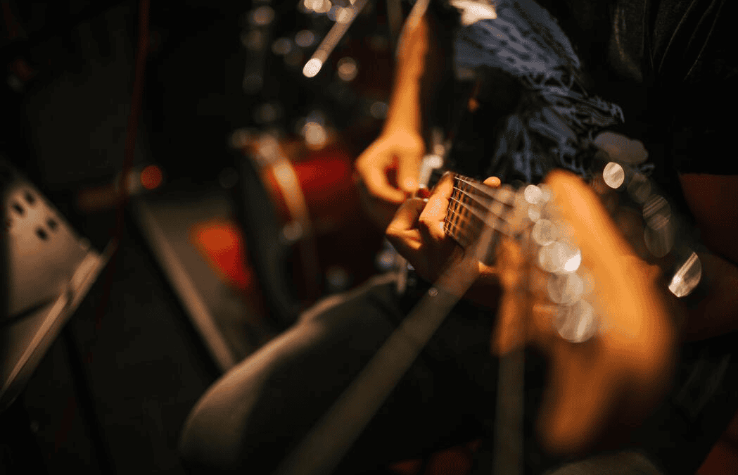 How Do You Improvise on Guitar Without Getting Lost in the Chord Changes?