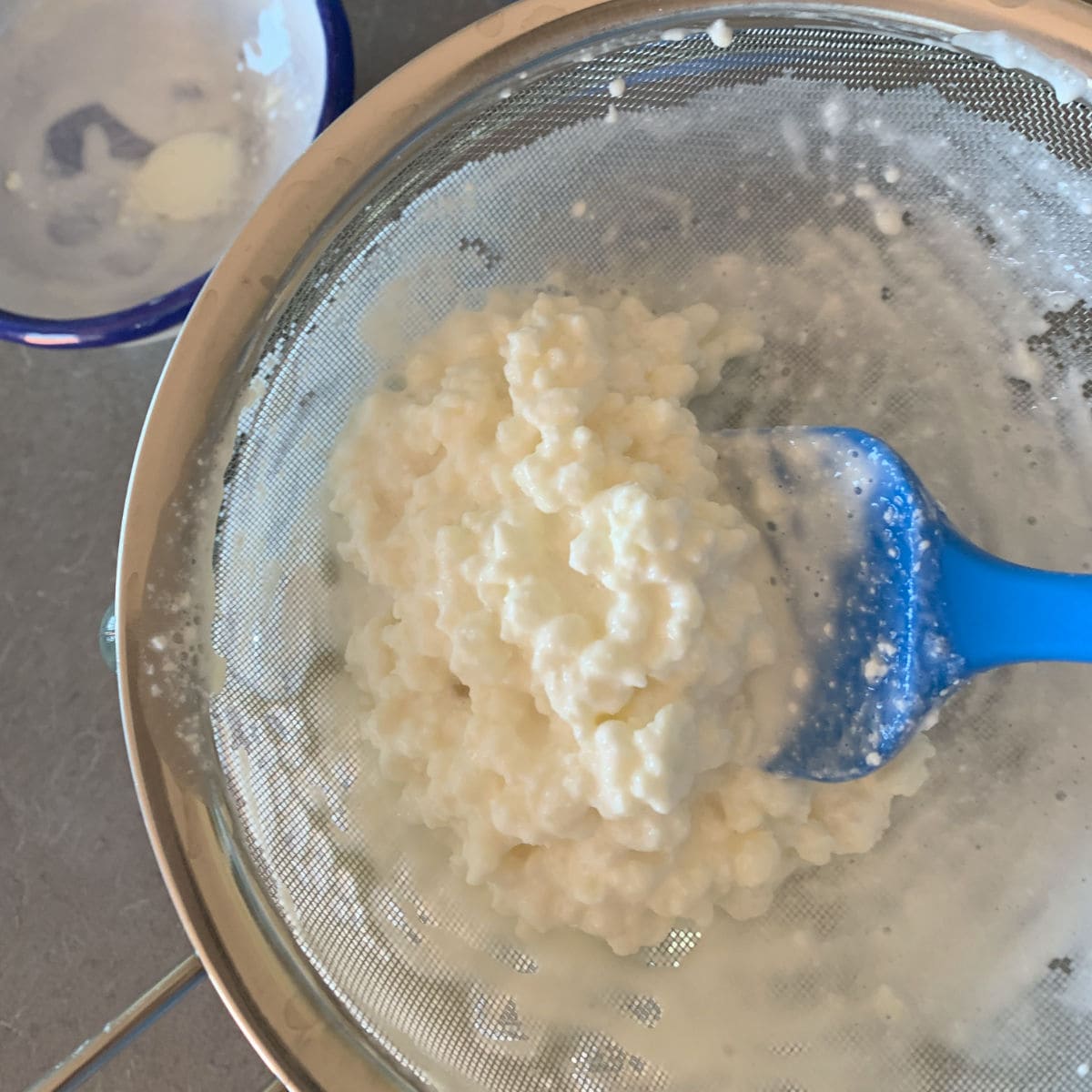 Process of straining the kefir.