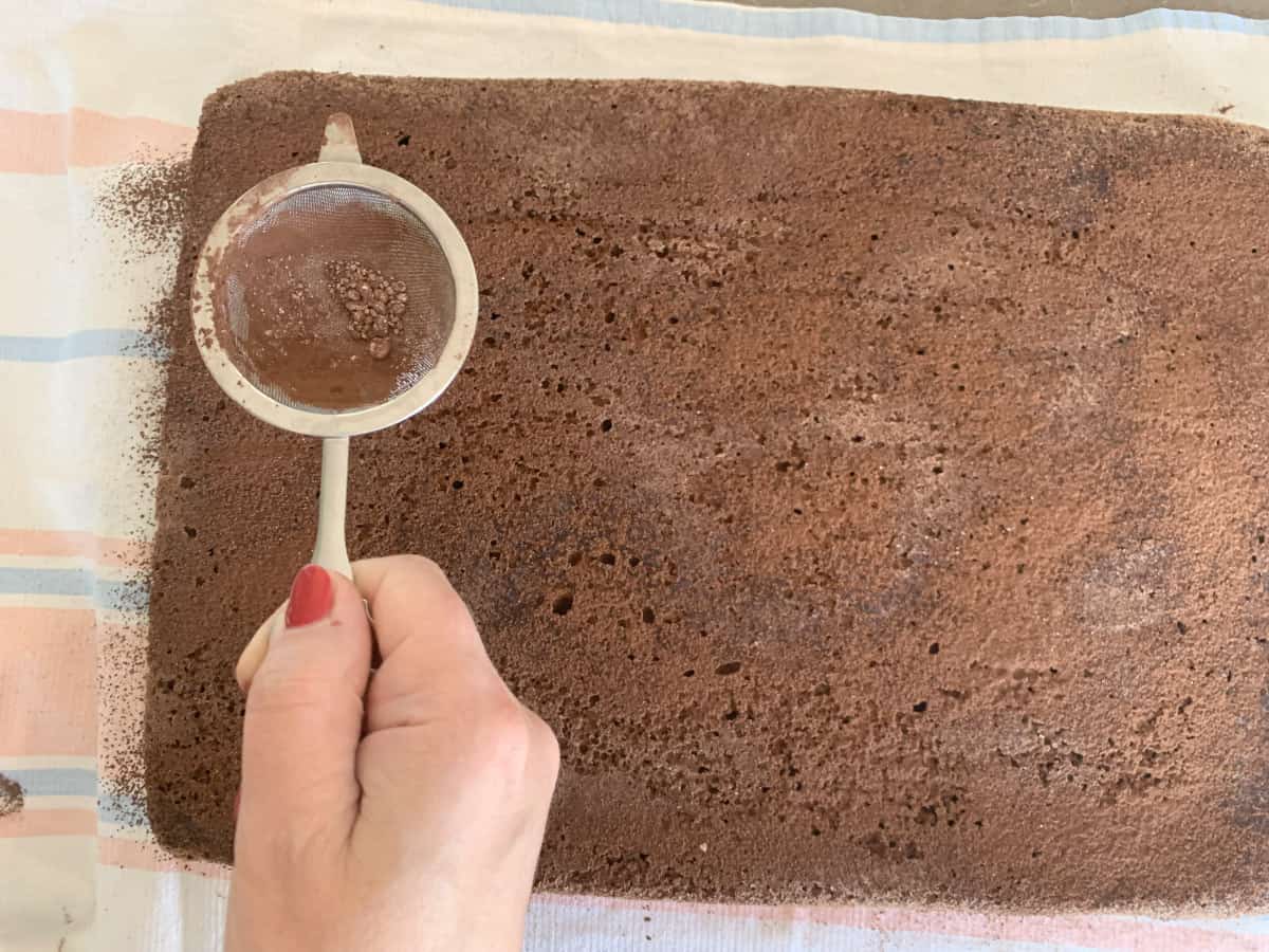 Dust cocoa powder
