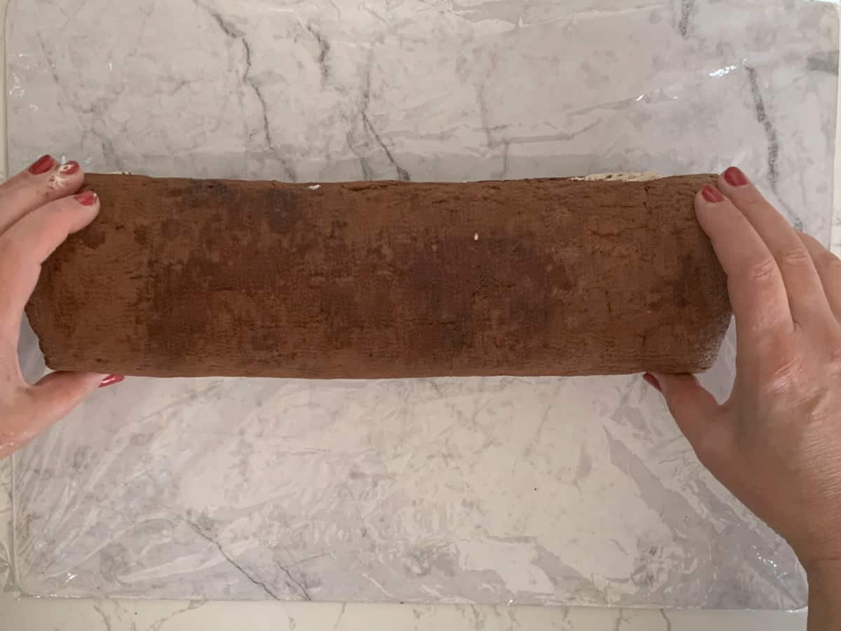 Yule Log Rolling Chiffon Sheet cake 8