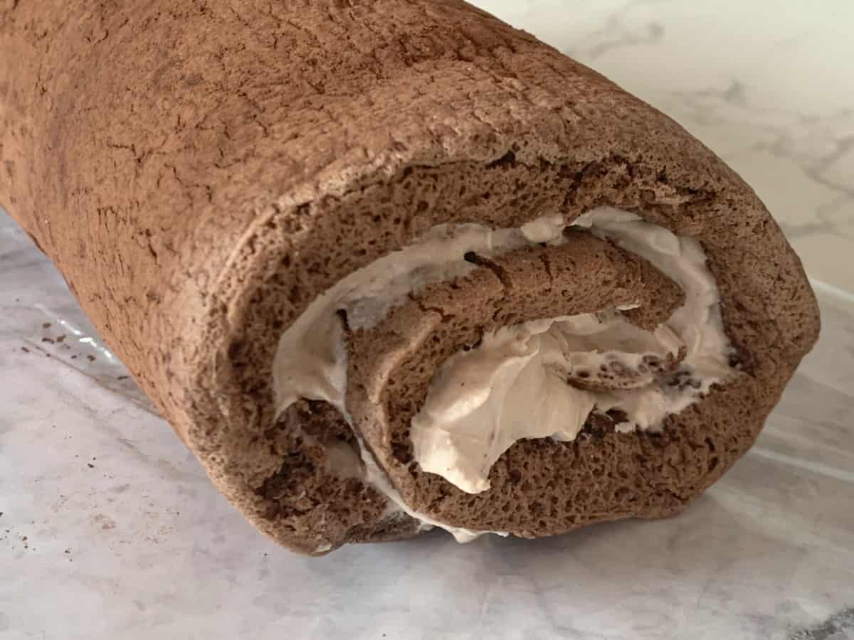 Yule Log Rolling Chiffon Sheet cake 9